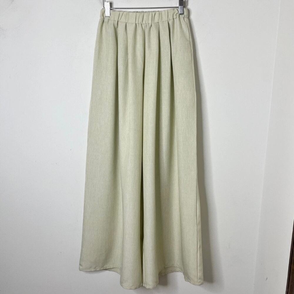 PrettyLittleThing Women's Wide Leg Palazzo Pants 2 Beige Pleated High Rise - Picture 3 of 10